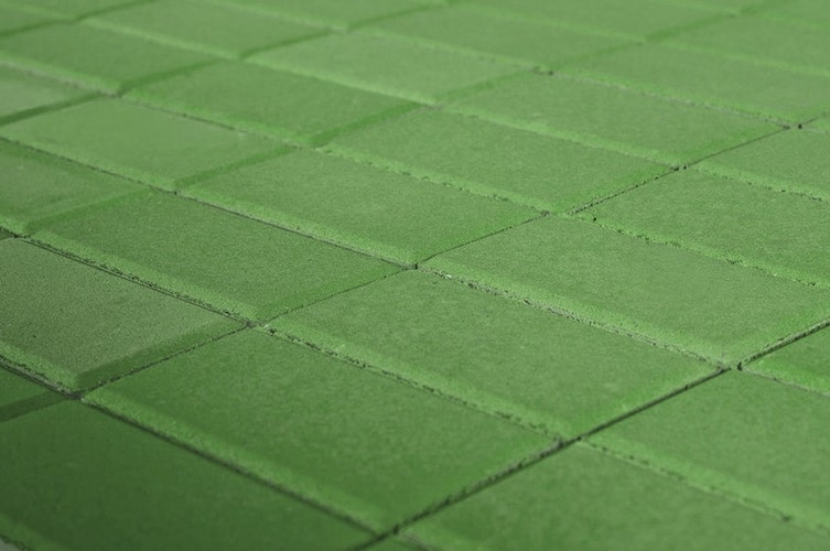 Тротуарная плитка зеленого цвета