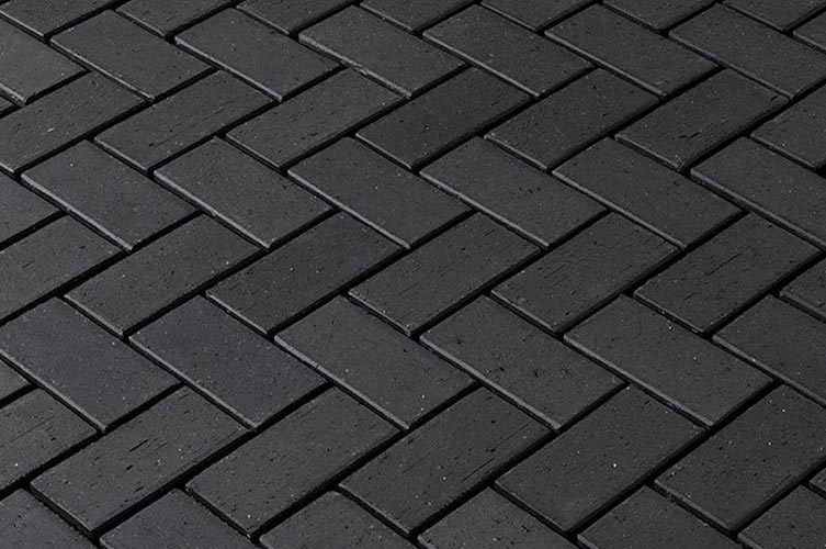 Тротуарная плитка черного цвета
