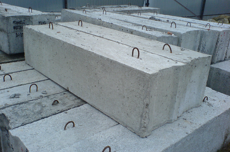 Фундаментные бетонные блоки ФБС